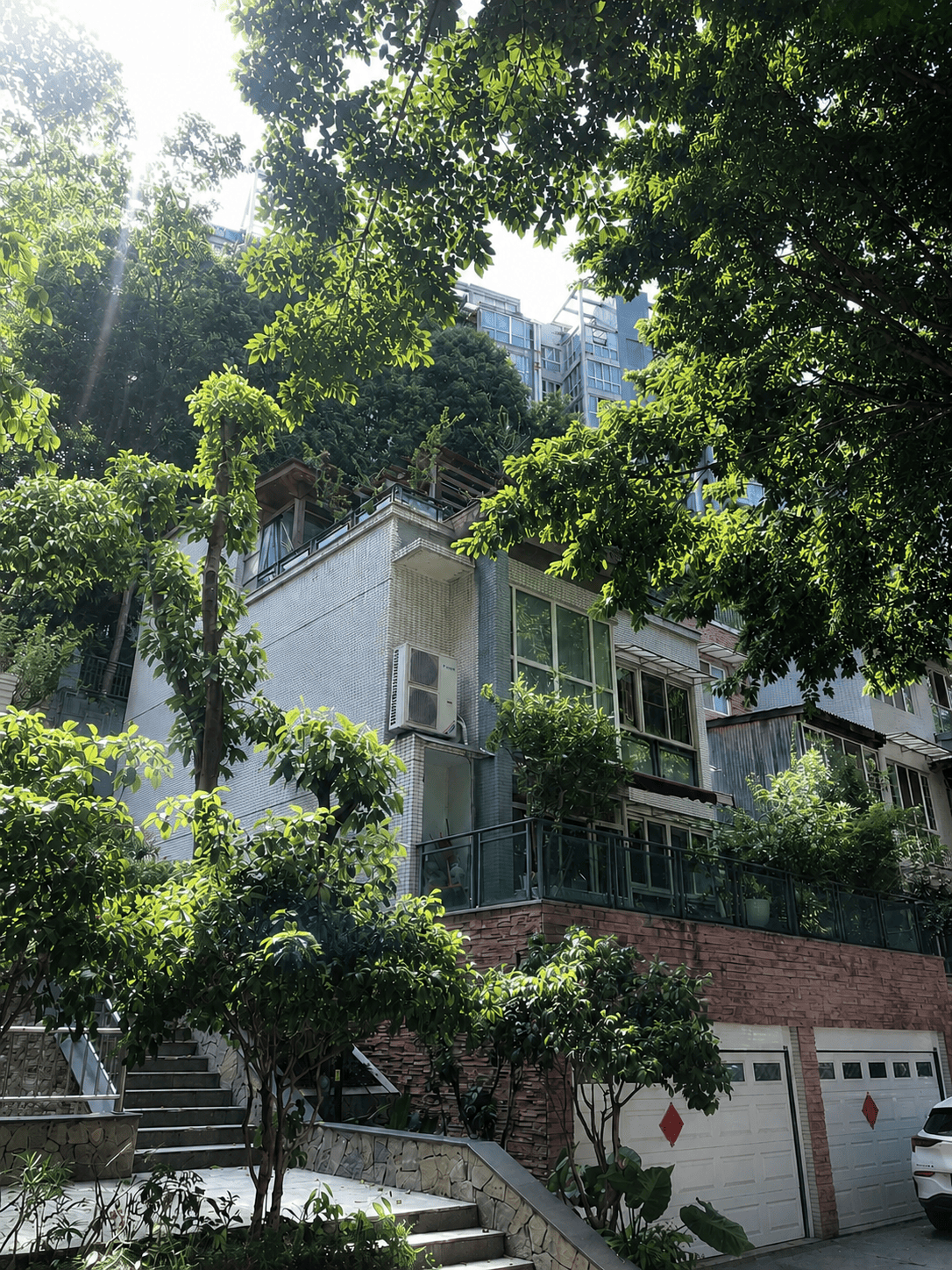 梁平岛居岁月从容升级：小小岛老别墅加装蒂升悦行款电梯
